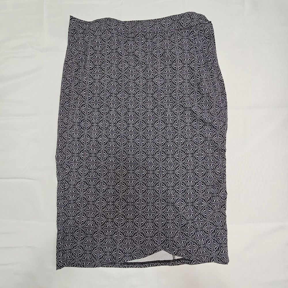 RipSkirt Hawaii Womens Size M Black Pearl Batik Length 3 Midi Skirt Travel Swim